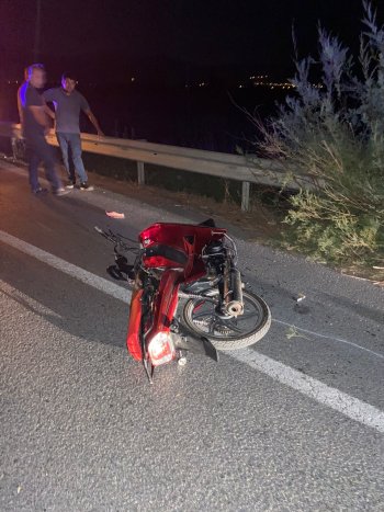 aa-20220904-28806245-28806244-cinede-bariyere-carpan-motosikletin-surucusu-yaralandi.jpg