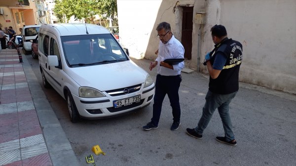 aa-20220906-28826306-28826305-manisada-universite-ogrencisi-kiz-eski-erkek-arkadasi-tarafindan-silahla-yaralandi.jpg