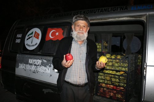 aa-20221030-29298272-29298269-elmaci-dede-denizlide-yetistirdigi-elmalari-mehmetcik-icin-topladi.jpg