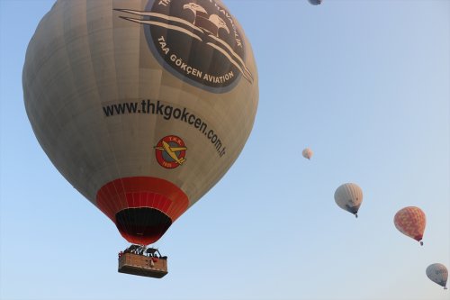 aa-20221115-29444019-29444005-pamukkalede-balon-turizmi-giderek-gelisiyor.jpg