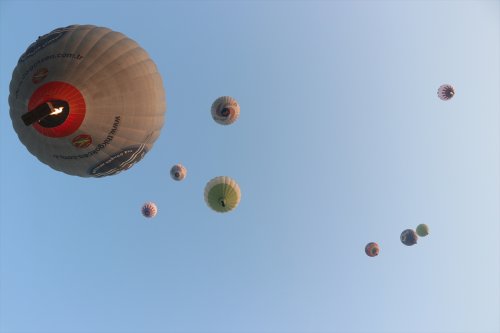 aa-20221115-29444019-29444010-pamukkalede-balon-turizmi-giderek-gelisiyor.jpg