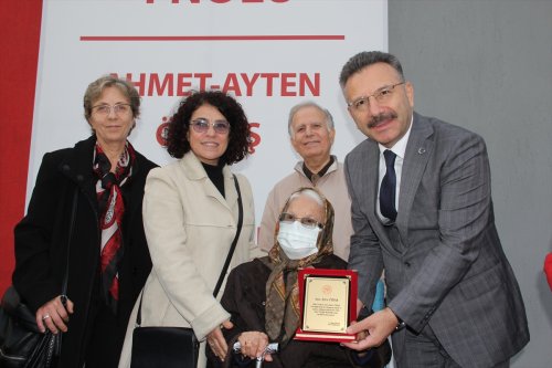 aa-20221202-29625189-29625188-sokede-hayirsever-tarafindan-yapilan-acil-saglik-hizmetleri-istasyonu-acildi.jpg