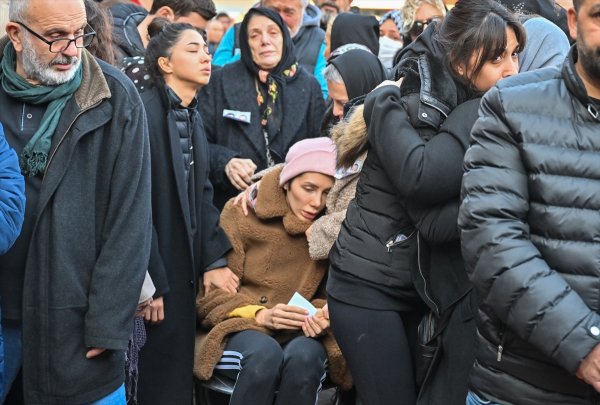 aa-20230107-29933846-29933834-manisada-kuyuda-olen-baba-ve-oglu-son-yolculuguna-ugurlandi.jpg