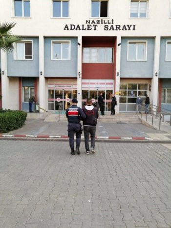 nazillide-75-bin-dolar-caldikiskivrak-yakalandi-346553-5c6723e020d10a033cd7777918e68ac0.jpg