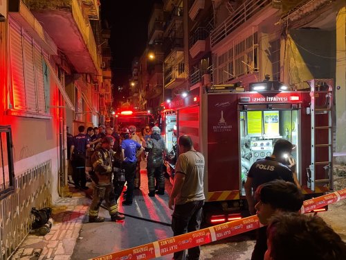 aa-20230728-31793447-31793444-izmirde-evde-cikan-yanginda-bir-kisi-hayatini-kaybetti.jpg