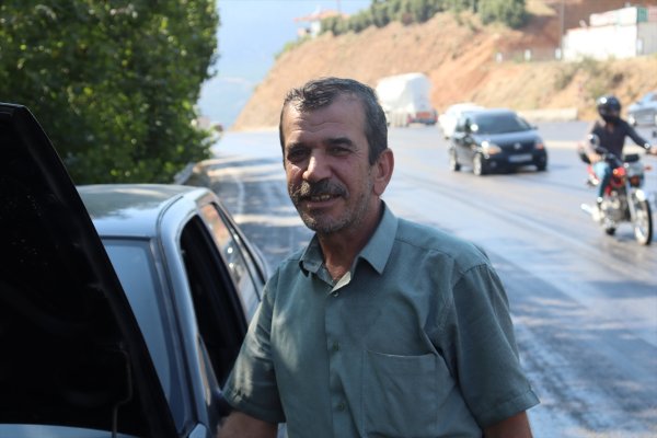 aa-20230805-31853979-31853978-denizlide-asiri-sicaklarda-yolun-zeminindeki-asfalt-eridi.jpg