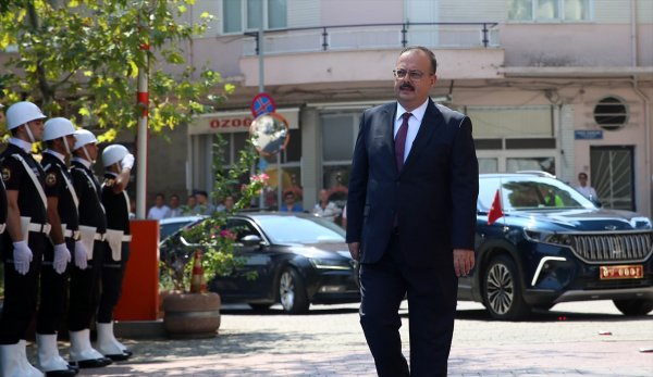 aa-20230816-31931169-31931165-aydin-valisi-yakup-canbolat-goreve-basladi-001.jpg