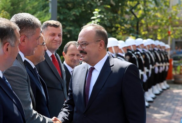 aa-20230816-31931169-31931167-aydin-valisi-yakup-canbolat-goreve-basladi-001.jpg