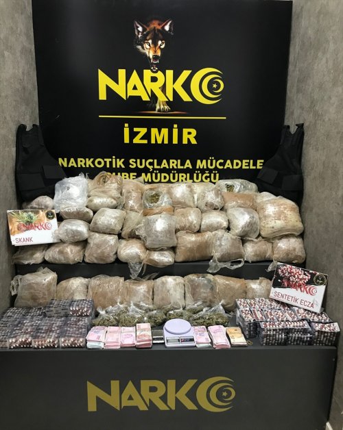 aa-20230901-32053236-32053235-izmirde-uyusturucu-operasyonunda-5-kisi-tutuklandi.jpg