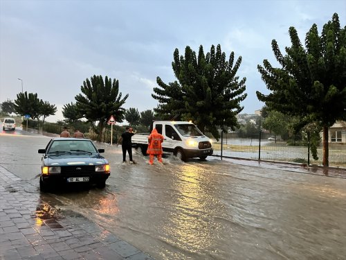 aa-20230902-32059544-32059536-denizlide-saganak-hayati-olumsuz-etkiledi.jpg