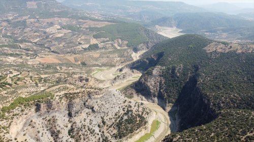 aa-20230912-32130185-32130165-incegiz-kanyonunda-kuraklik-bu-yil-daha-fazla-hissedildi.jpg