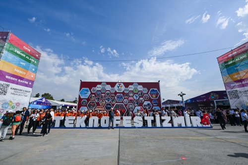 aa-20230927-32255455-32255442-teknofest-izmir-ilk-gun-etkinlikleriyle-devam-ediyor.jpg