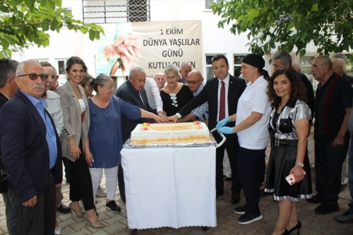 aa-20230930-32279341-32279340-huzurevinde-mutluluga-evet-dediler.jpg