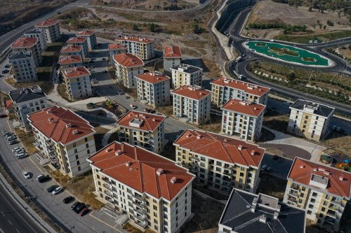 aa-20231029-32558245-32558231-izmir-depreminin-ardindan-depremzedelere-3-bin-887-konut-teslim-edildi.jpg