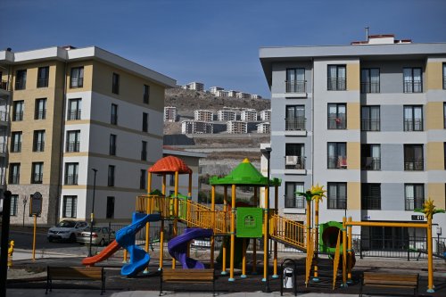 aa-20231029-32558245-32558239-izmir-depreminin-ardindan-depremzedelere-3-bin-887-konut-teslim-edildi.jpg