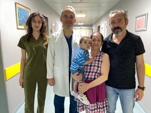 aa-20231105-32671754-32671752-ates-bebek-2-kalp-ameliyatindan-sonra-rahat-nefes-almaya-basladi.jpg