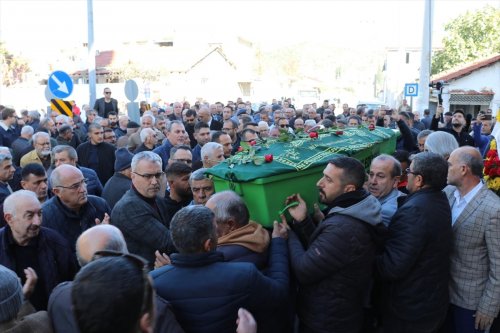 aa-20231120-32973647-32973645-soke-fevzipasa-mahallesi-muhtari-son-yolculuguna-ugurlandi.jpg