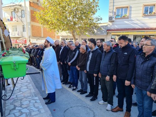aa-20231120-32973647-32973646-soke-fevzipasa-mahallesi-muhtari-son-yolculuguna-ugurlandi.jpg