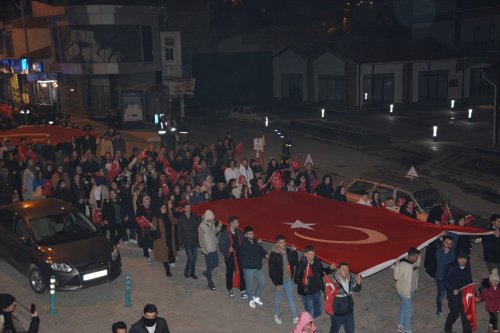 aa-20231226-33283168-33283166-manisada-sehit-askerleri-anma-yuruyusu-duzenlendi.jpg