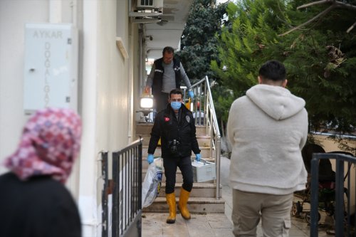 aa-20231227-33290068-33290065-denizlide-bir-evde-cikan-yanginda-bebek-oldu-agabeyi-ile-annesi-yaralandi.jpg