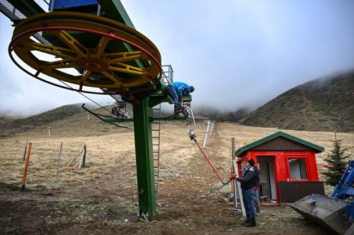 aa-20240107-33375184-33375168-izmirdeki-kayak-merkezi-7-yil-sonra-kayakseverleri-agirlamaya-hazirlaniyor.jpg