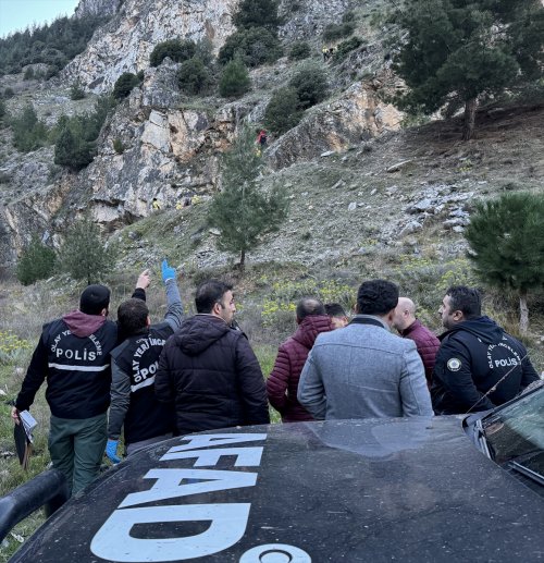 aa-20240227-33828704-33828699-denizlide-ormanlik-alanda-kaybolan-kisinin-cansiz-bedenine-ulasildi.jpg