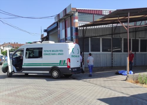 aa-20240527-34698446-34698442-fethiyede-sanayi-sitesinde-erkek-cesedi-bulundu.jpg