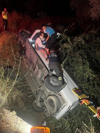 aa-20240622-34941021-34941020-aydinda-devrilen-hafif-ticari-aractaki-5-kisi-yaralandi.jpg