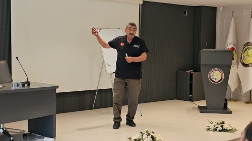 aw235521-03.jpg
