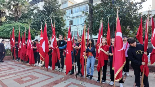 nazillide-cumhuriyet-bayrami-kutlamalari-ataturk-anitinda-basladi-610149-b08b5748bb2251cb8799cd72572d129f.webp