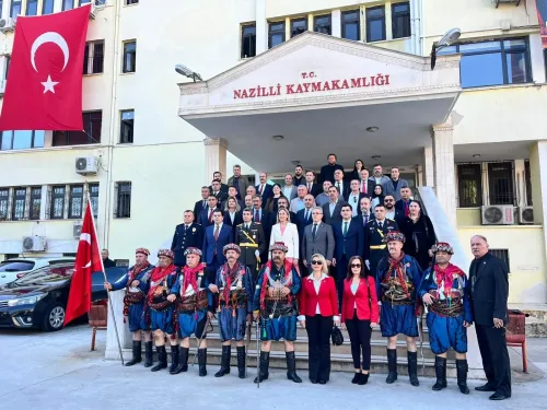 nazillide-cumhuriyetin-102-yili-coskuyla-kutlandi-610317-eb8c56bdd2b786888744142c2ce94c2b.webp