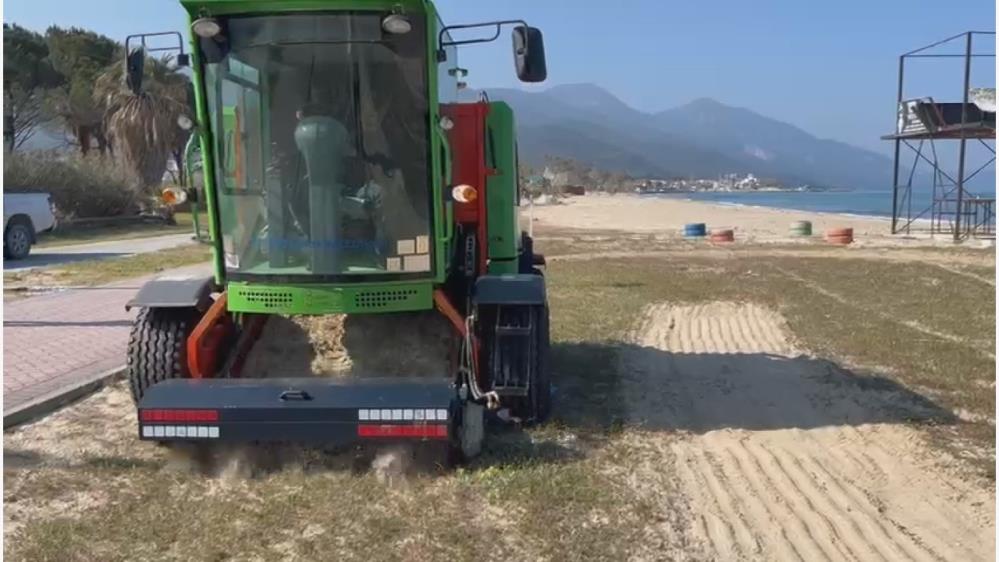 kusadasinda-plajlar-yaza-hazirlaniyor-3.jpg