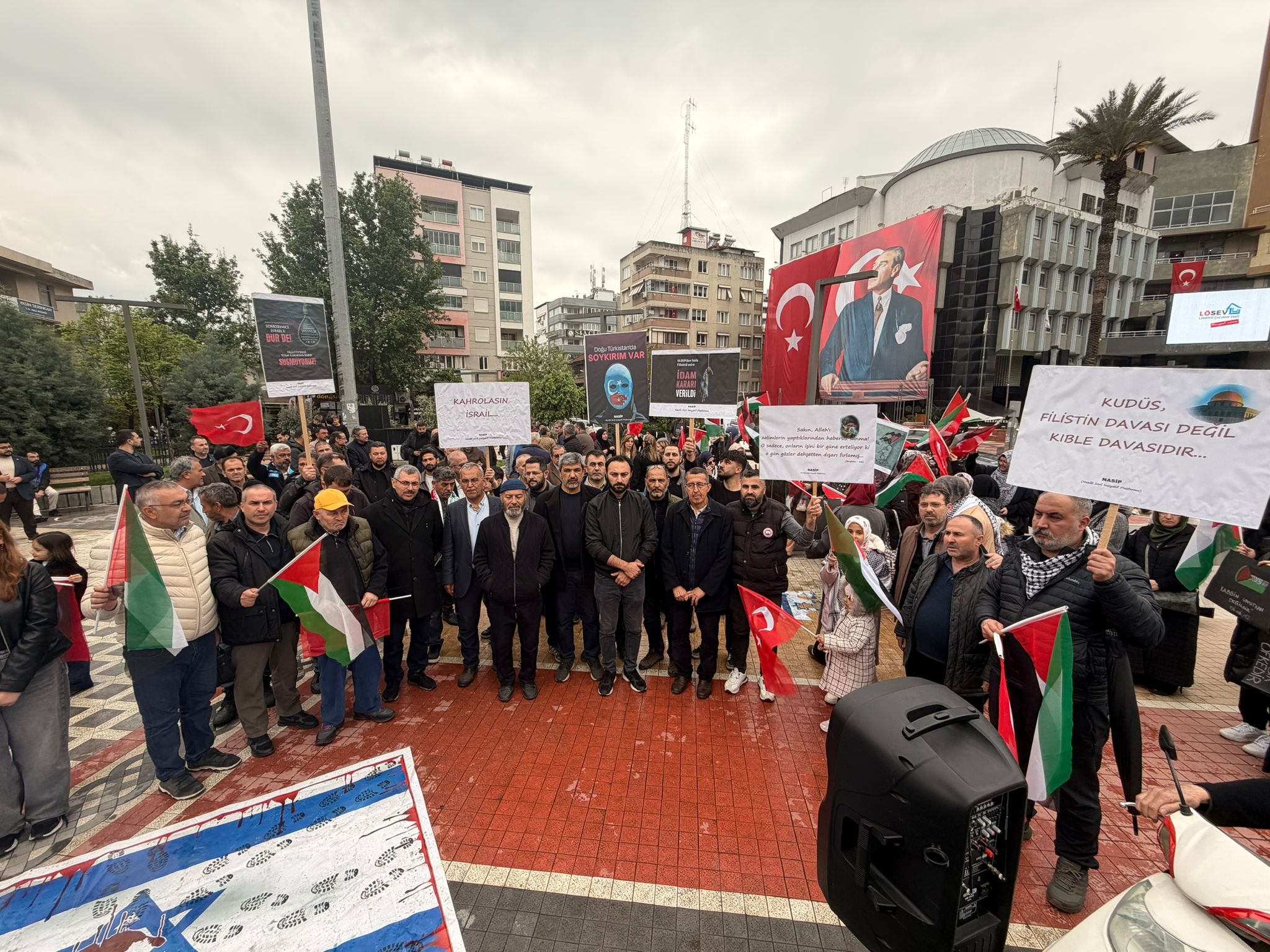 nazillide-israil-protestosu-filistinlilere-idam-kararina-sert-tepki-3.jpeg