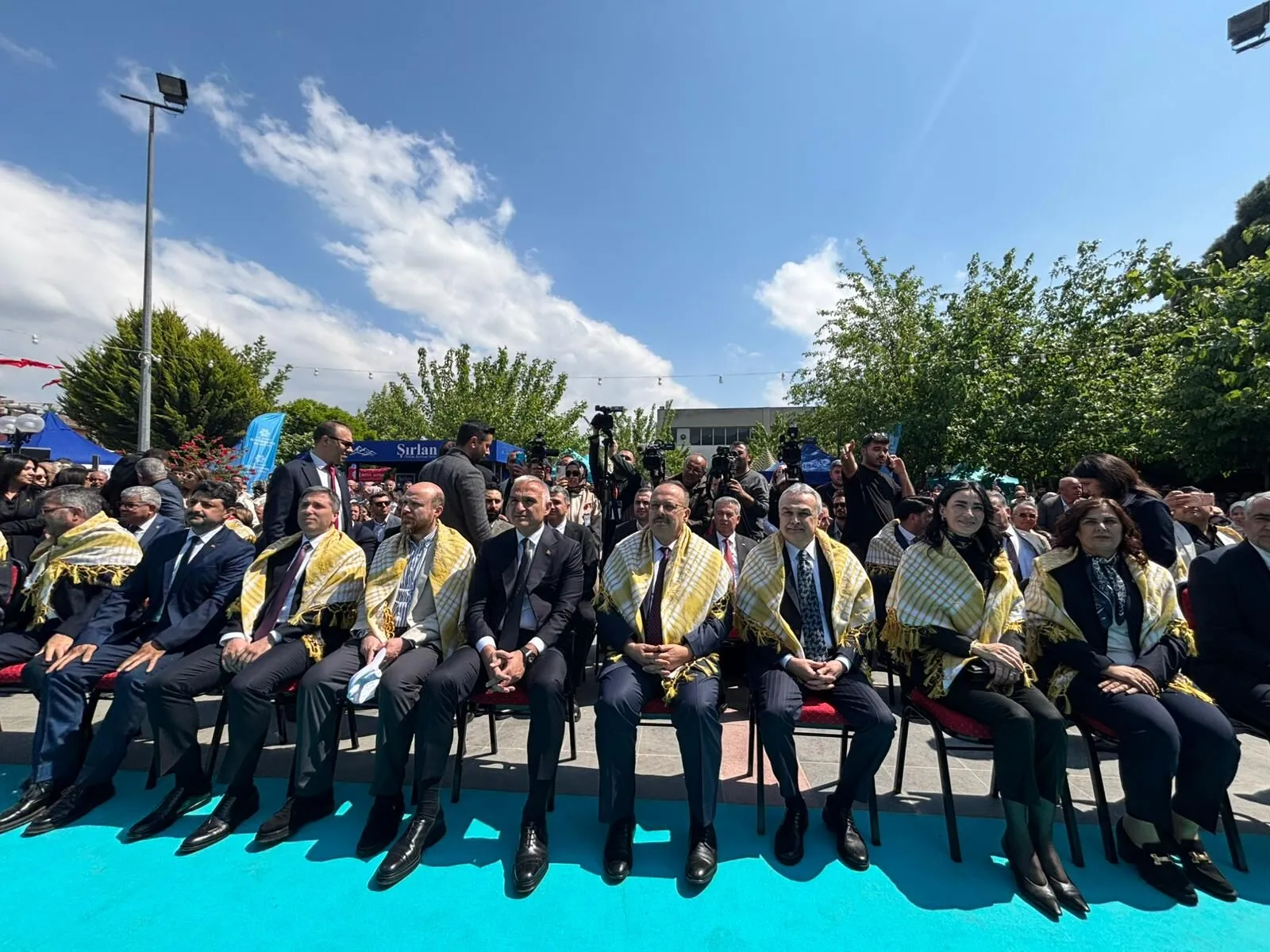 isabeylide-festival-coskusu-bakan-ersoy-ve-bilal-erdogana-yogun-ilgi-3.webp