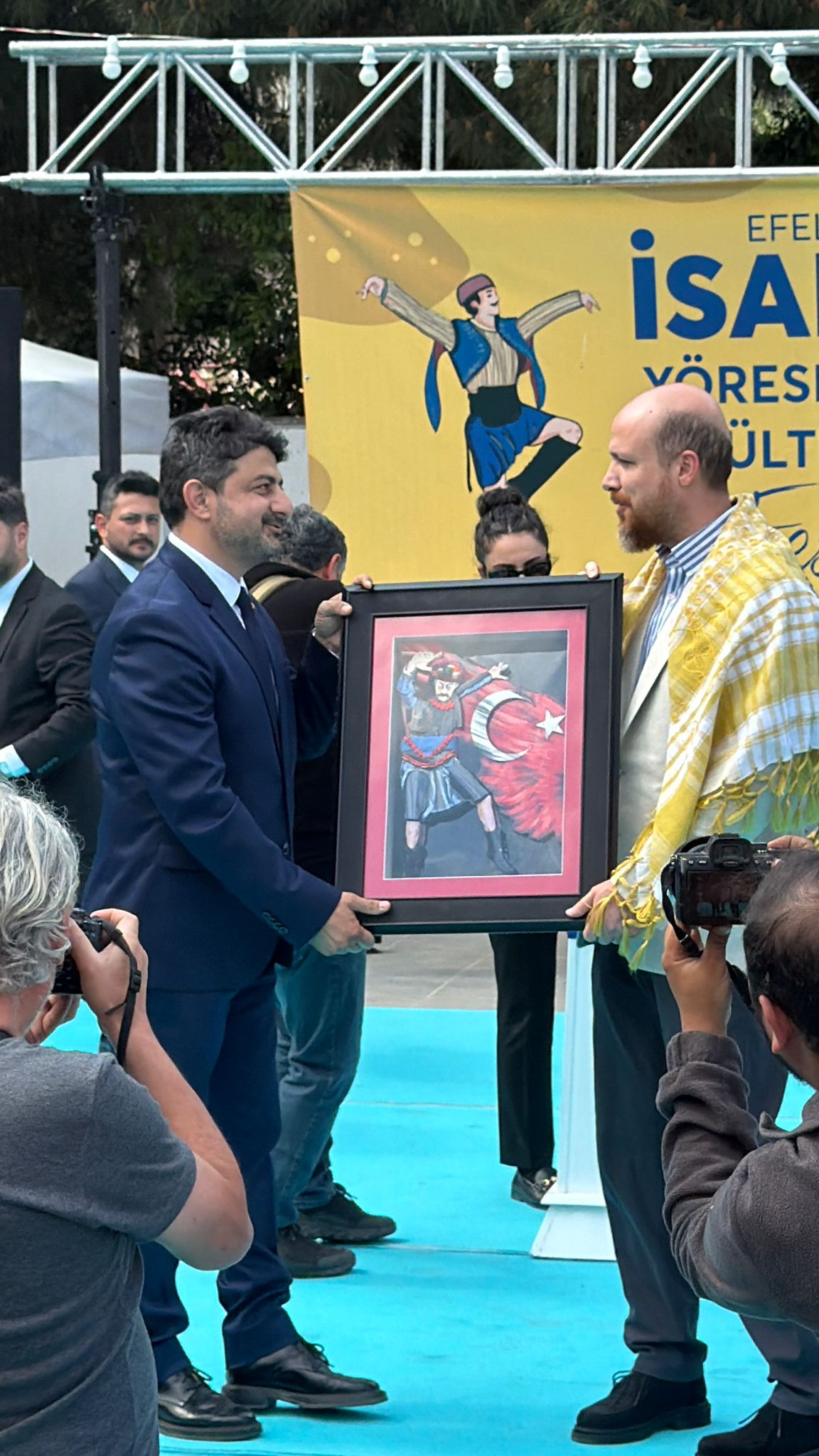 nazillide-festival-coskusu-bakan-ersoy-ve-bilal-erdogan-katildi-3.jpeg