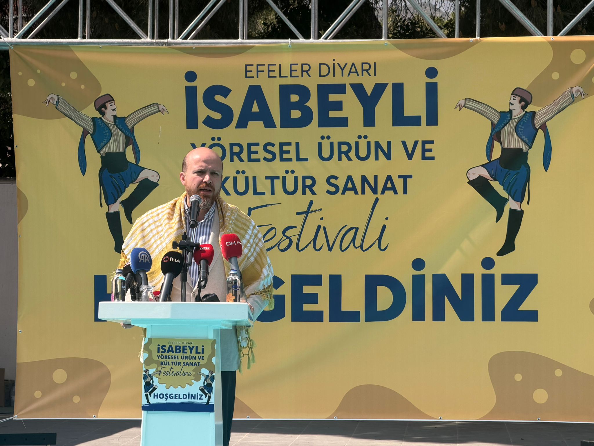 nazillide-festival-coskusu-bakan-ersoy-ve-bilal-erdogan-katildi.jpeg