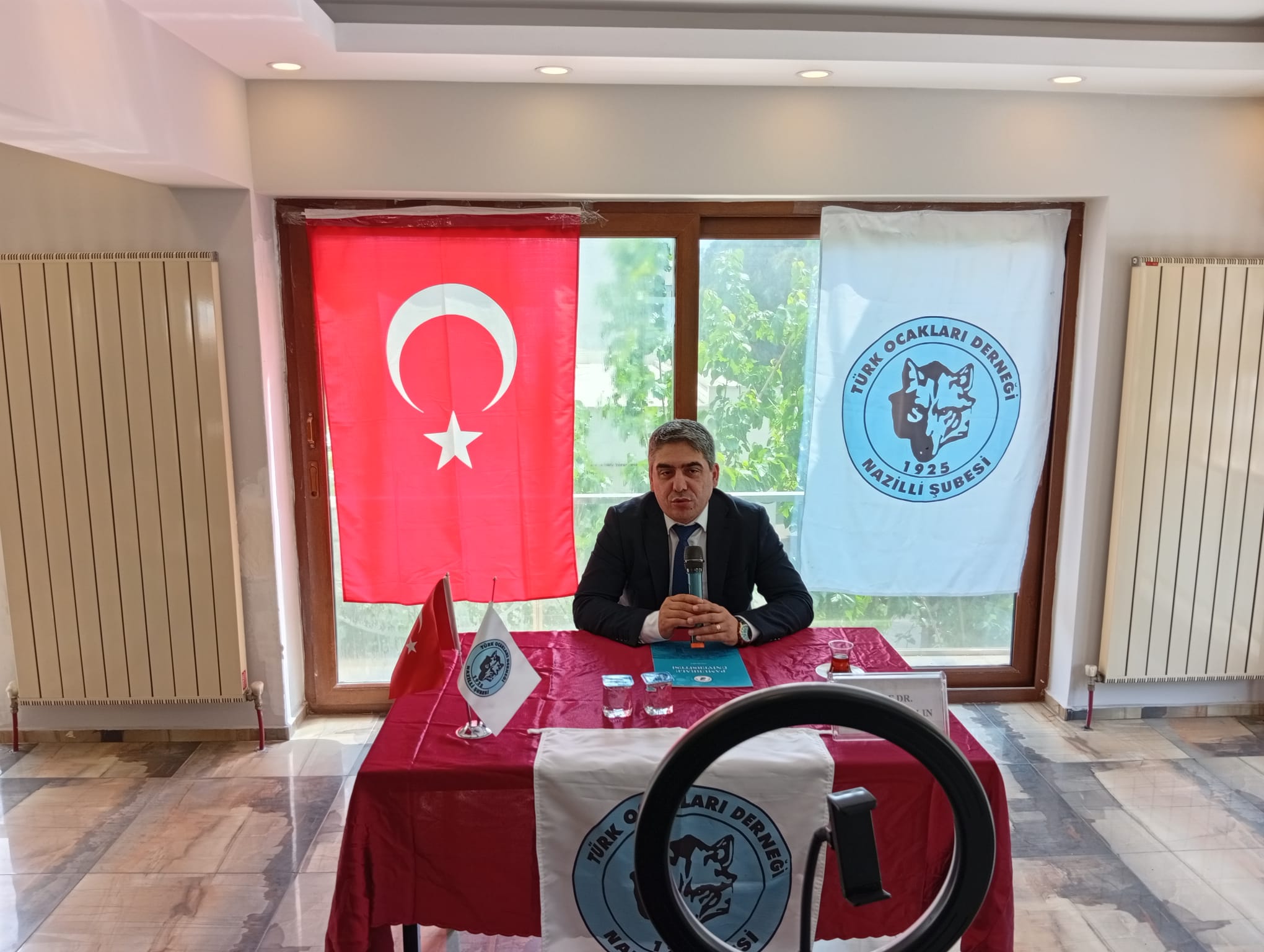 nazillide-turk-kulturune-hizmet-odulu-prof-dr-durmus-akalina-verildi-3.jpeg