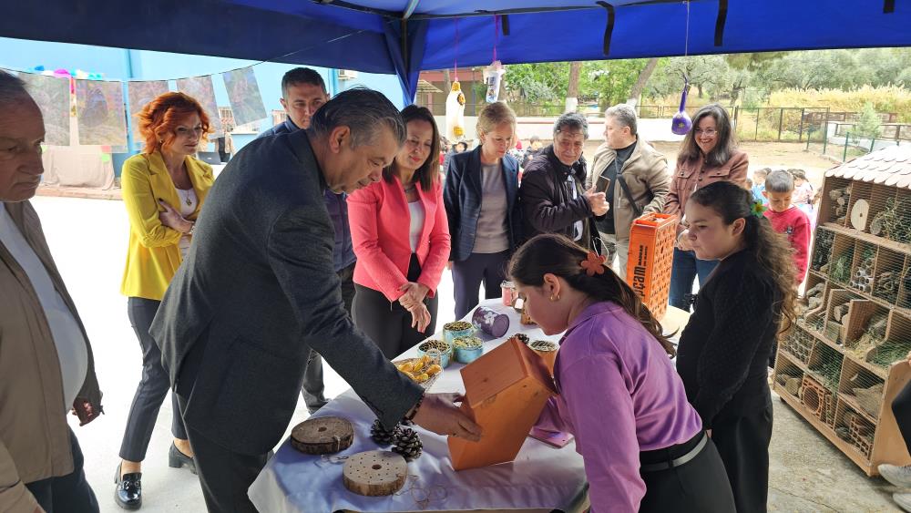 nazillide-miniklerden-buyuk-proje-kuslar-ve-bocekler-icin-yasam-alani-4.jpg