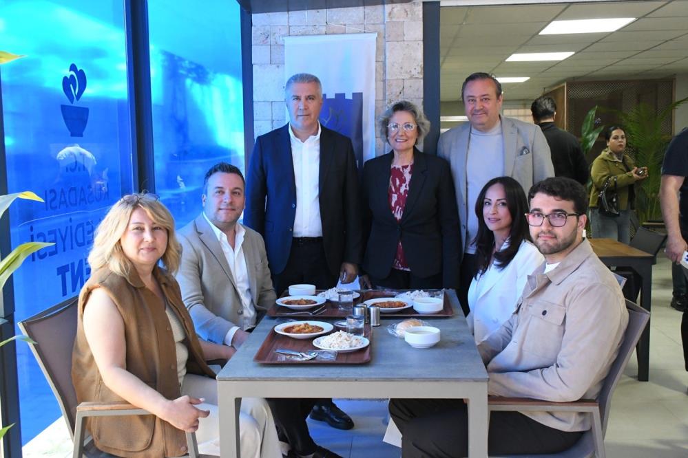kusadasinda-kent-lokantasi-kapilarini-acti-uygun-fiyatli-yemek-hizmeti-basladi-3.jpg