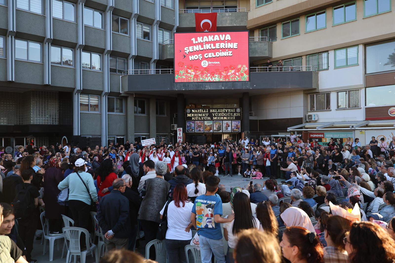 nazillide-kakava-senligi-ilk-kez-duzenlendi-bahar-coskusu-meydanlara-tasti-2.jpeg