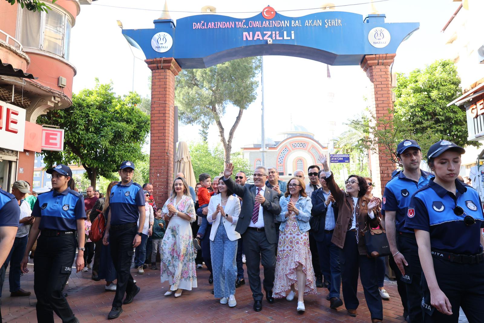 nazillide-kakava-senligi-ilk-kez-duzenlendi-bahar-coskusu-meydanlara-tasti-3.jpeg