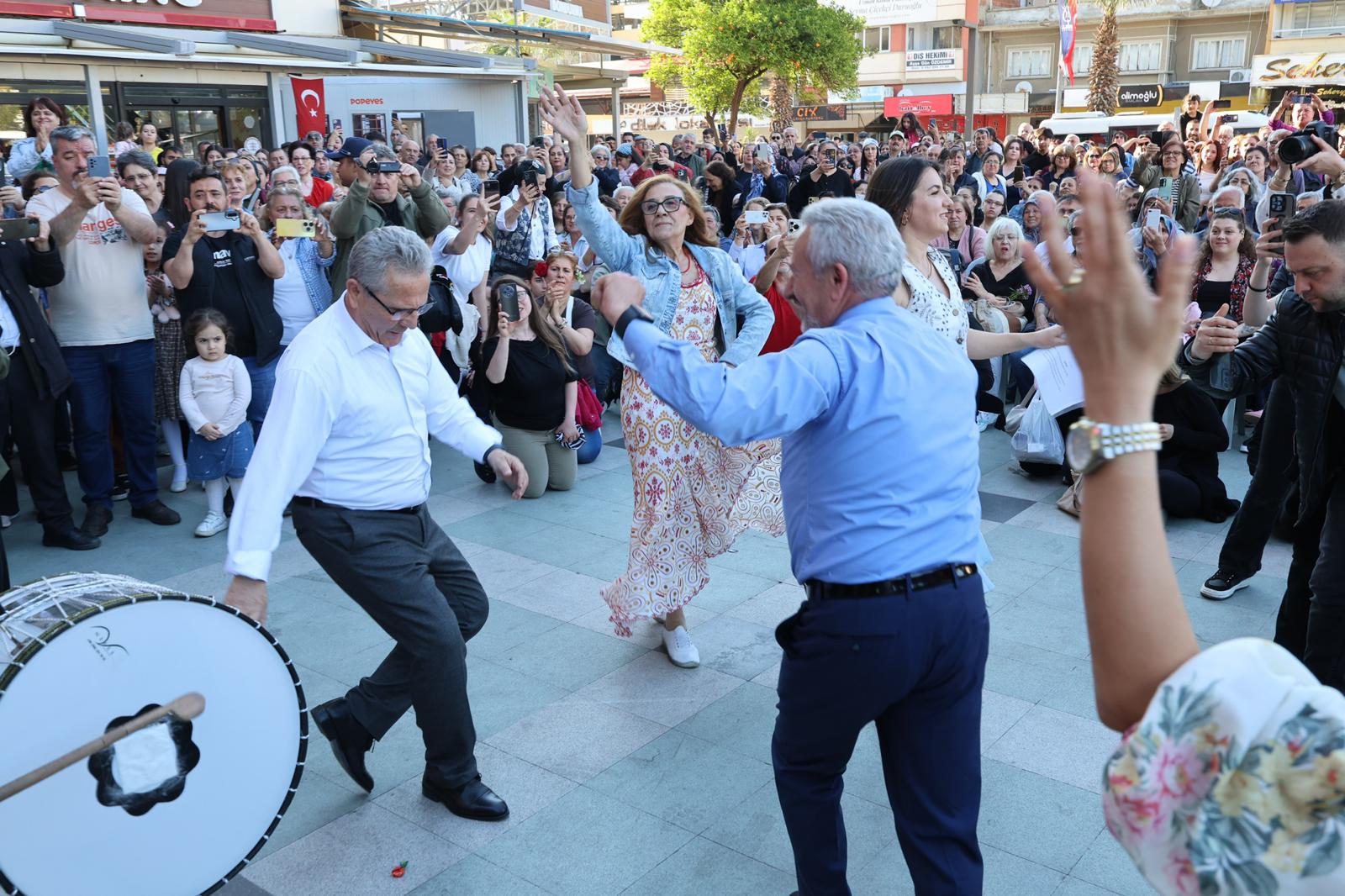nazillide-kakava-senligi-ilk-kez-duzenlendi-bahar-coskusu-meydanlara-tasti-4.jpeg