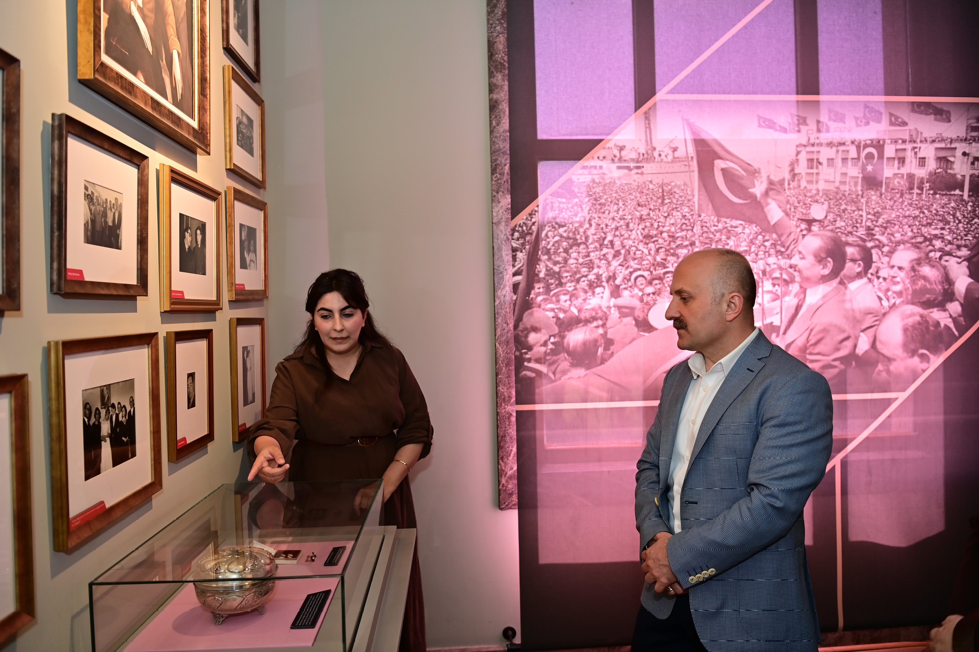 vali-varoldan-adnan-menderes-demokrasi-muzesine-ziyaret-2.jpg