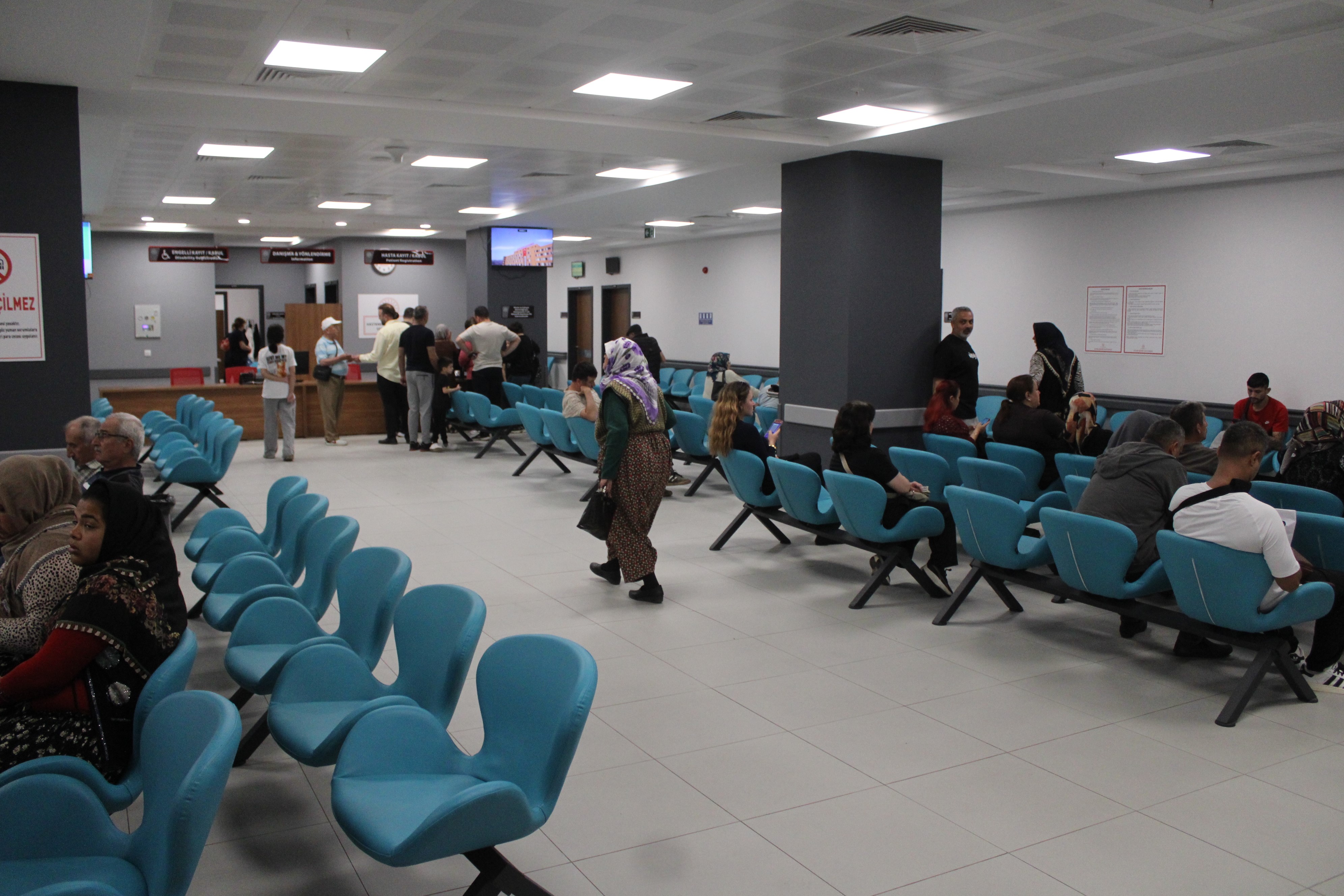 aw702209-03.jpg