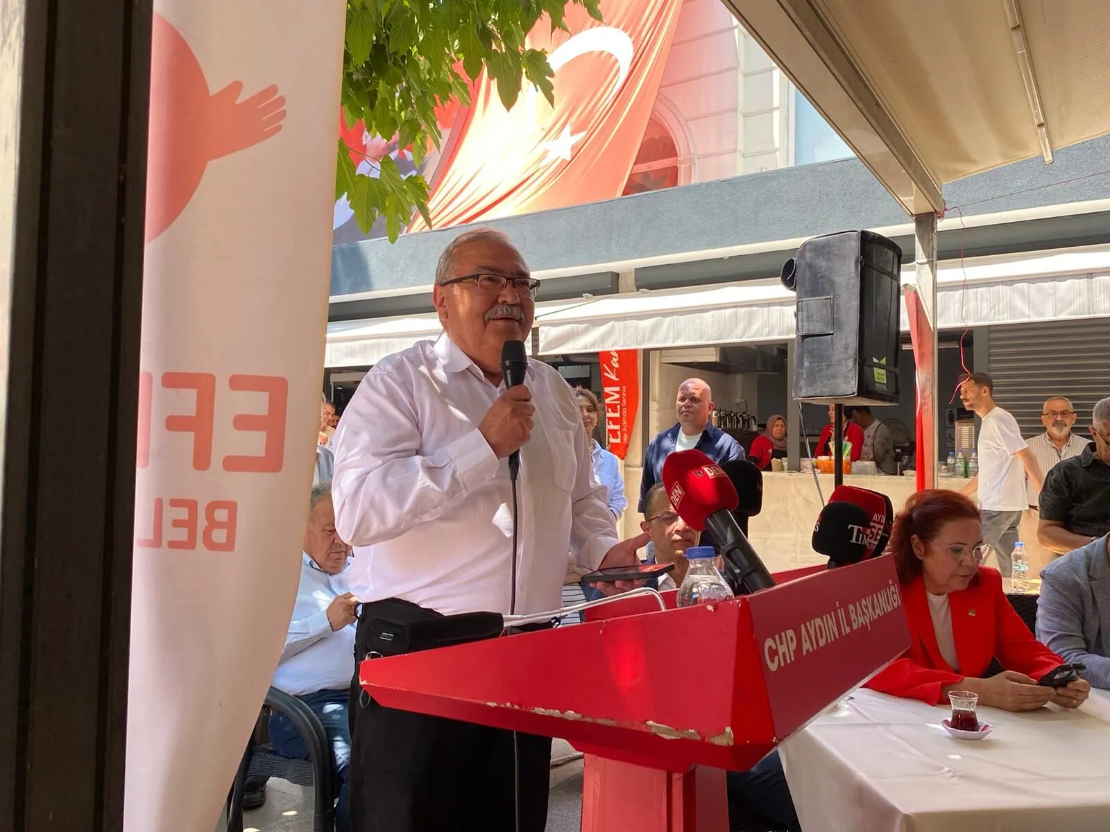 chp-aydin-mutlak-butlan-golgesinde-bayramlasti-4.webp