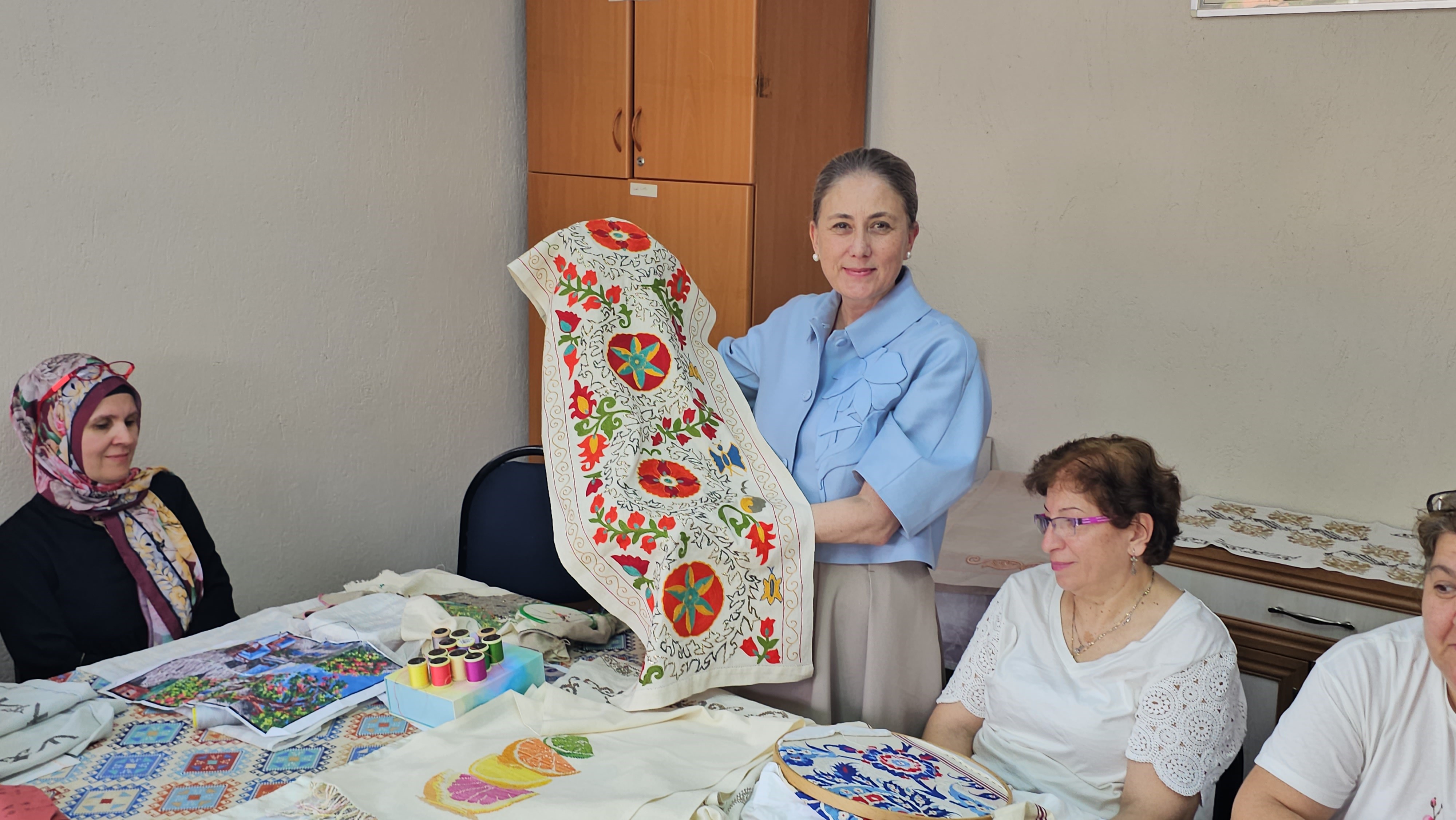 aw720141-08.jpg