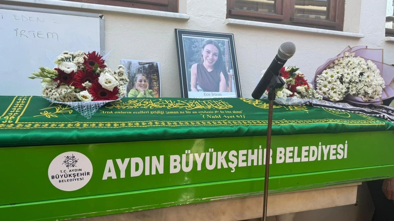 aydinda-gozyaslari-sel-oldu-ece-irteme-zor-veda-1.webp