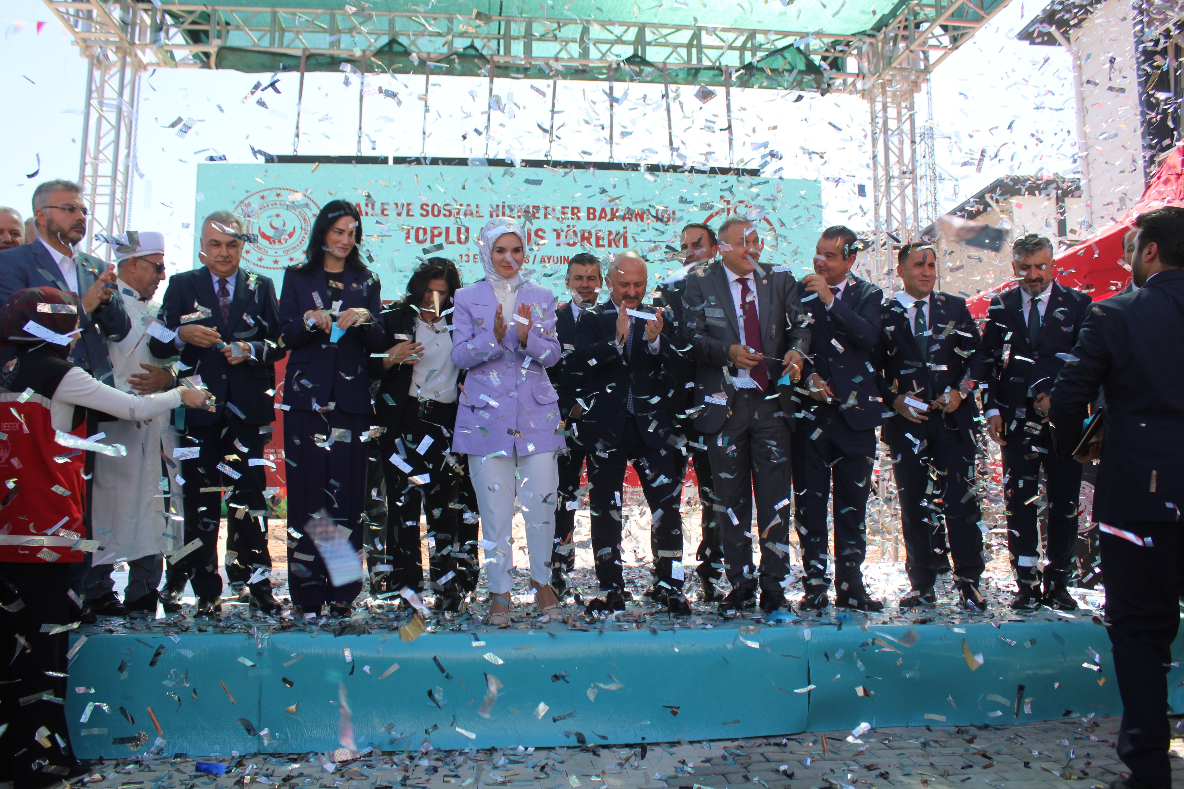 aw787515-08.jpg