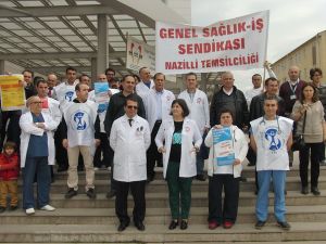 NAZİLLİ’DE SAĞLIK ÇALIŞANLARI İŞ BIRAKTI